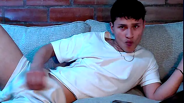 Snapshot of pipeynick chatting on 10-29-25, 12:24 pipeynick online show from 10-29-25, 12:24