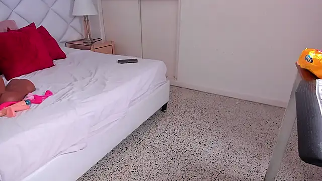 Snapshot of karina_mason chatting on 02-11-25, 04:11 karina mason online show from 02-11-25, 04:11