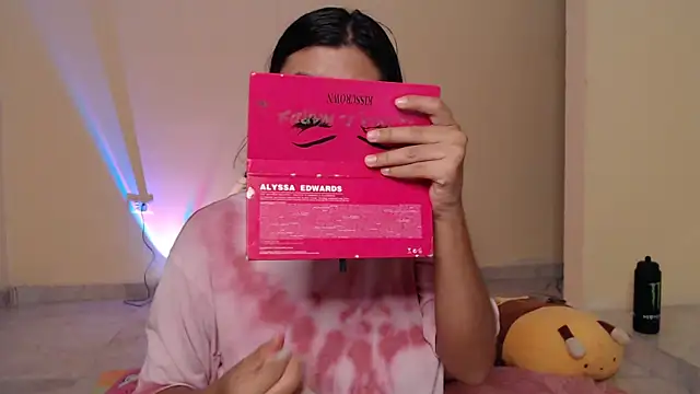 Snapshot of _maiahairy_ chatting on 12-20-24, 11:37  maiahairy  online show from 12-20-24, 11:37