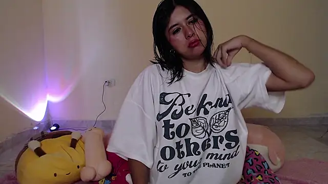 Snapshot of _maiahairy_ chatting on 01-28-25, 01:27  maiahairy  online show from 01-28-25, 01:27