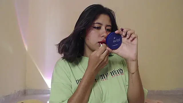 Snapshot of _maiahairy_ chatting on 02-20-25, 01:19  maiahairy  online show from 02-20-25, 01:19