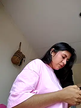 Snapshot of _maiahairy_ chatting on 11-18-25, 07:07 maiahairy online show from 11-18-25, 07:07