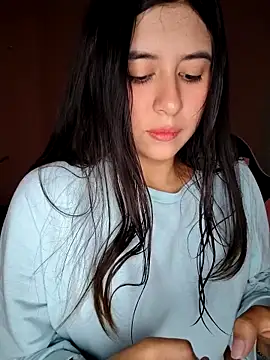 Snapshot of _maiahairy_ chatting on 12-13-25, 10:04 maiahairy online show from 12-13-25, 10:04