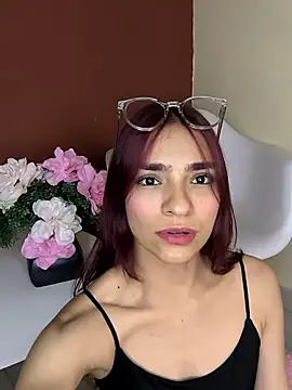 Snapshot of Scarlet_Red_ chatting on 10-07-25, 02:25 Scarlet Red  online show from 10-07-25, 02:25