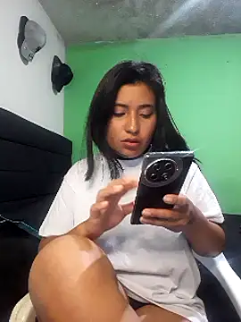 Snapshot of yuliparis chatting on 01-25-25, 03:09 yuliparis online show from 01-25-25, 03:09