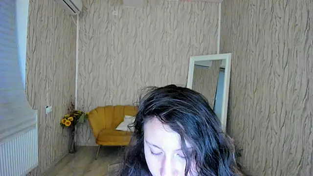 AishaRouhi online show from 01-08-25, 05:27