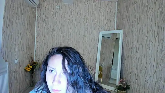 AishaRouhi online show from 01-11-25, 05:10