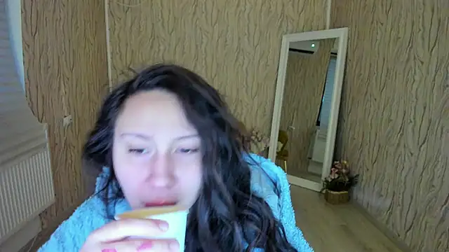 AishaRouhi online show from 01-15-25, 05:29