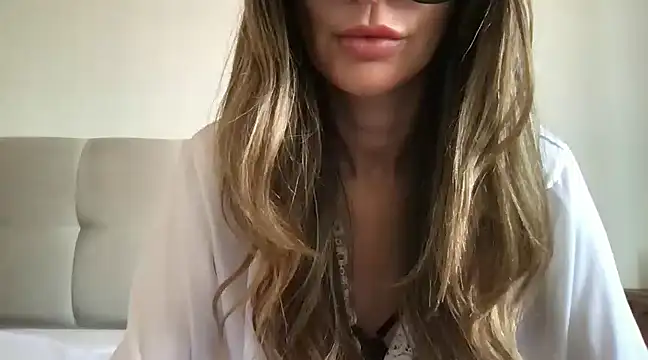 paolajonez online show from 12-18-24, 12:07