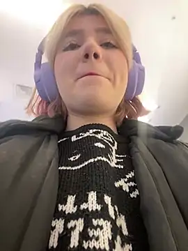 Baby  Naughty online show from 02-11-25, 11:10