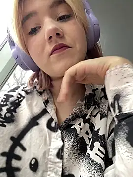 Baby  Naughty online show from 03-13-25, 08:15