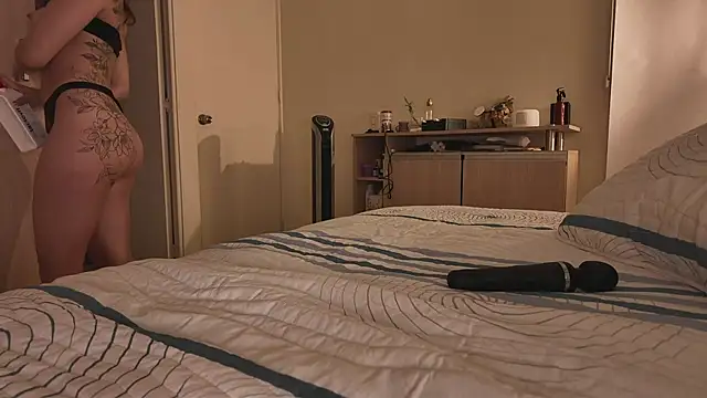 juanasnz99 online show from 11-04-25, 03:16