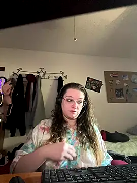 Snapshot of Lalalynn chatting on 11-11-25, 04:51 Lalalynn online show from 11-11-25, 04:51