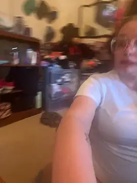 Snapshot of Lalalynn chatting on 11-12-25, 04:29 Lalalynn online show from 11-12-25, 04:29