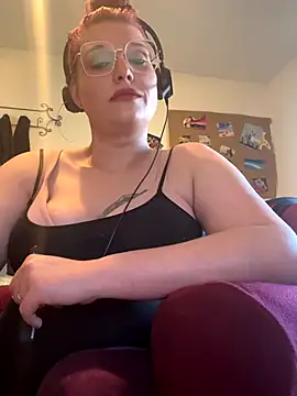 Snapshot of Lalalynn chatting on 11-13-25, 07:46 Lalalynn online show from 11-13-25, 07:46