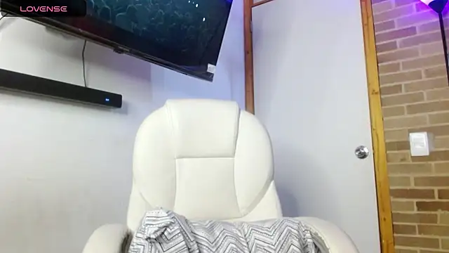 helenacyruss online show from 11-22-25, 02:27