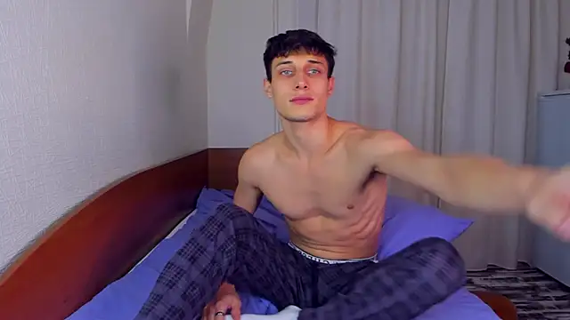 Snapshot of Kent_Ross chatting on 09-17-25, 06:20 Kent Ross online show from 09-17-25, 06:20