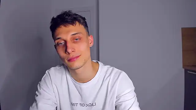 Snapshot of Kent_Ross chatting on 10-26-25, 07:20 Kent Ross online show from 10-26-25, 07:20