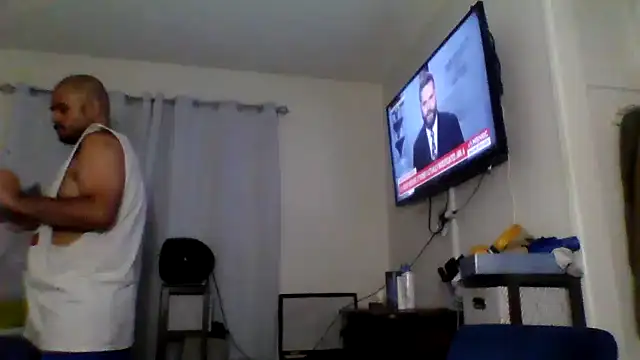 Snapshot of JooveyRose chatting on 03-07-25, 01:53 JooveyRose online show from 03-07-25, 01:53