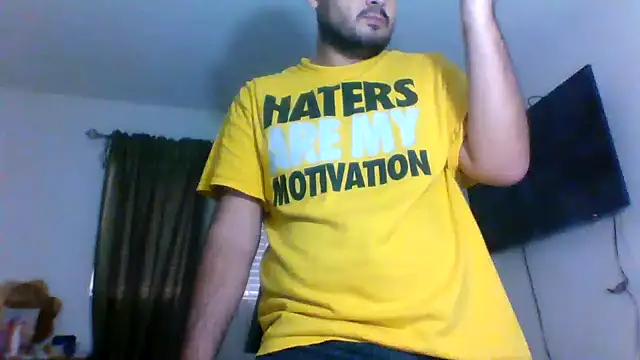 Snapshot of JooveyRose chatting on 10-17-25, 02:52 JooveyRose online show from 10-17-25, 02:52
