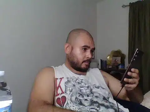 Snapshot of JooveyRose chatting on 10-21-25, 05:02 JooveyRose online show from 10-21-25, 05:02