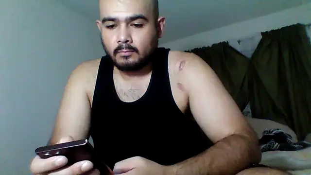 Snapshot of JooveyRose chatting on 10-22-25, 06:24 JooveyRose online show from 10-22-25, 06:24