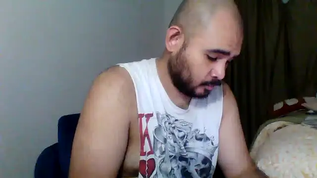 Snapshot of JooveyRose chatting on 10-26-25, 03:34 JooveyRose online show from 10-26-25, 03:34