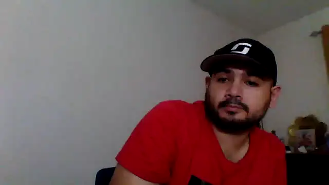 Snapshot of JooveyRose chatting on 11-19-25, 04:23 JooveyRose online show from 11-19-25, 04:23