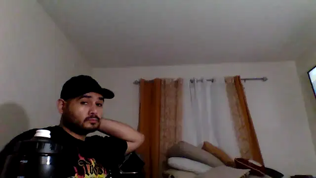 Snapshot of JooveyRose chatting on 01-05-26, 11:19 JooveyRose online show from 01-05-26, 11:19