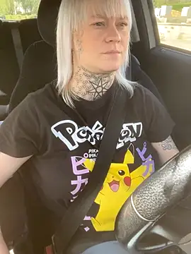 Snapshot of poussichienne chatting on 09-13-25, 10:15 poussichienne online show from 09-13-25, 10:15