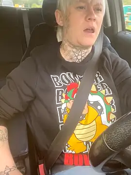 Snapshot of poussichienne chatting on 10-09-25, 10:46 poussichienne online show from 10-09-25, 10:46