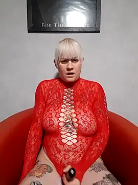 Snapshot of poussichienne chatting on 10-28-25, 04:20 poussichienne online show from 10-28-25, 04:20