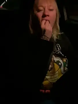 poussichienne online show from 04-29-26, 02:15