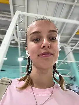 Snapshot of enjoy_my_beauty chatting on 12-21-24, 04:52 enjoy my beauty online show from 12-21-24, 04:52