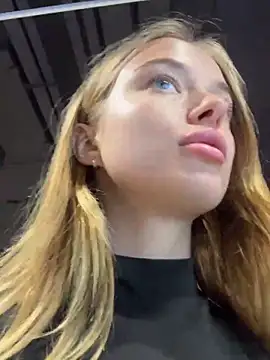 Snapshot of enjoy_my_beauty chatting on 02-03-25, 07:51 enjoy my beauty online show from 02-03-25, 07:51