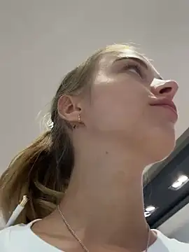 Snapshot of enjoy_my_beauty chatting on 02-12-25, 07:34 enjoy my beauty online show from 02-12-25, 07:34