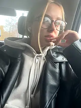 Snapshot of enjoy_my_beauty chatting on 10-20-25, 07:20 enjoy my beauty online show from 10-20-25, 07:20