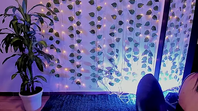 Snapshot of mariiana-diaz chatting on 02-12-25, 03:49 mariiana-diaz online show from 02-12-25, 03:49