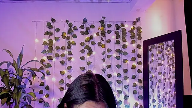 Snapshot of mariiana-diaz chatting on 02-18-25, 04:37 mariiana-diaz online show from 02-18-25, 04:37