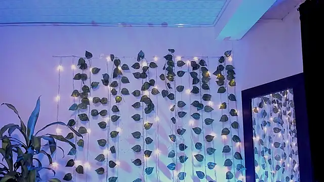 Snapshot of mariiana-diaz chatting on 02-26-25, 10:20 mariiana-diaz online show from 02-26-25, 10:20