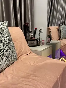 Snapshot of Almiraa68 chatting on 12-31-24, 04:14 Almiraa68 online show from 12-31-24, 04:14