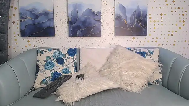 Steev Novoa online show from 12-13-24, 03:38