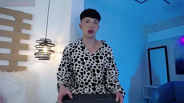 Steev Novoa online show from 02-27-25, 12:54