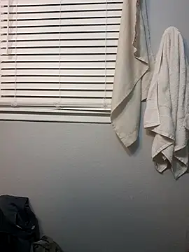 Snapshot of bigdickdaddy2184 chatting on 10-26-25, 10:43 bigdickdaddy2184 online show from 10-26-25, 10:43