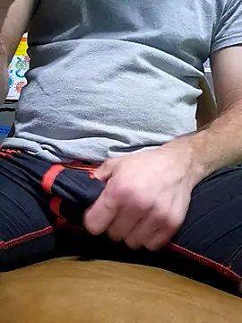 Snapshot of bigdickdaddy2184 chatting on 10-31-25, 09:27 bigdickdaddy2184 online show from 10-31-25, 09:27