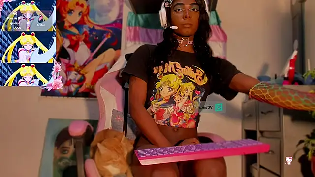 Snapshot of Effy_Marinn chatting on 09-18-25, 07:43 Effy Marinn online show from 09-18-25, 07:43