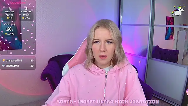 Snapshot of Selenatrend chatting on 12-04-24, 03:54 Selenatrend online show from 12-04-24, 03:54