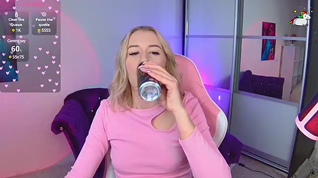 Snapshot of Selenatrend chatting on 12-08-24, 06:22 Selenatrend online show from 12-08-24, 06:22