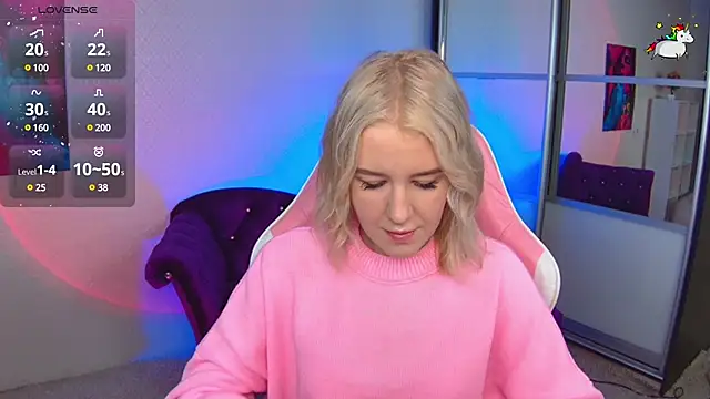 Snapshot of Selenatrend chatting on 12-22-24, 08:05 Selenatrend online show from 12-22-24, 08:05