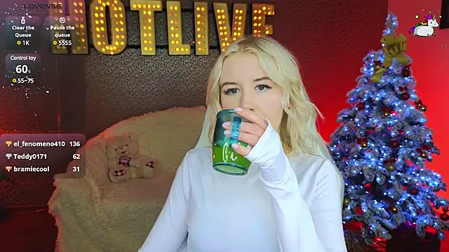 Snapshot of Selenatrend chatting on 12-24-24, 10:01 Selenatrend online show from 12-24-24, 10:01